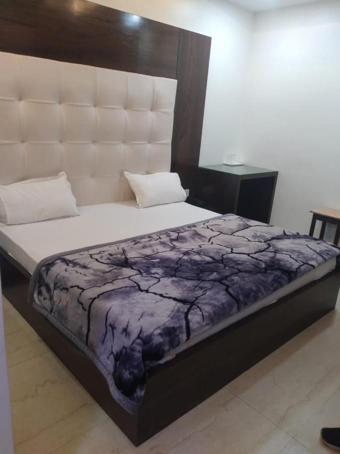 Hotel Uday Raj By Wb Inn Agra  Esterno foto