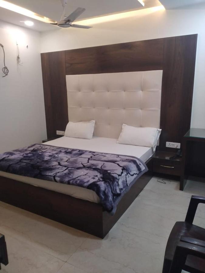 Hotel Uday Raj By Wb Inn Agra  Esterno foto